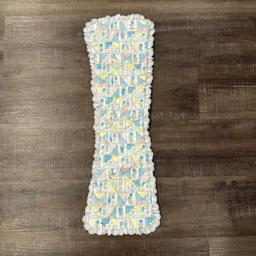 Vintage Holly Hobbie Patchwork Fabric Burp Rag Cloth Shoulder Ruffle 26”x8”‎